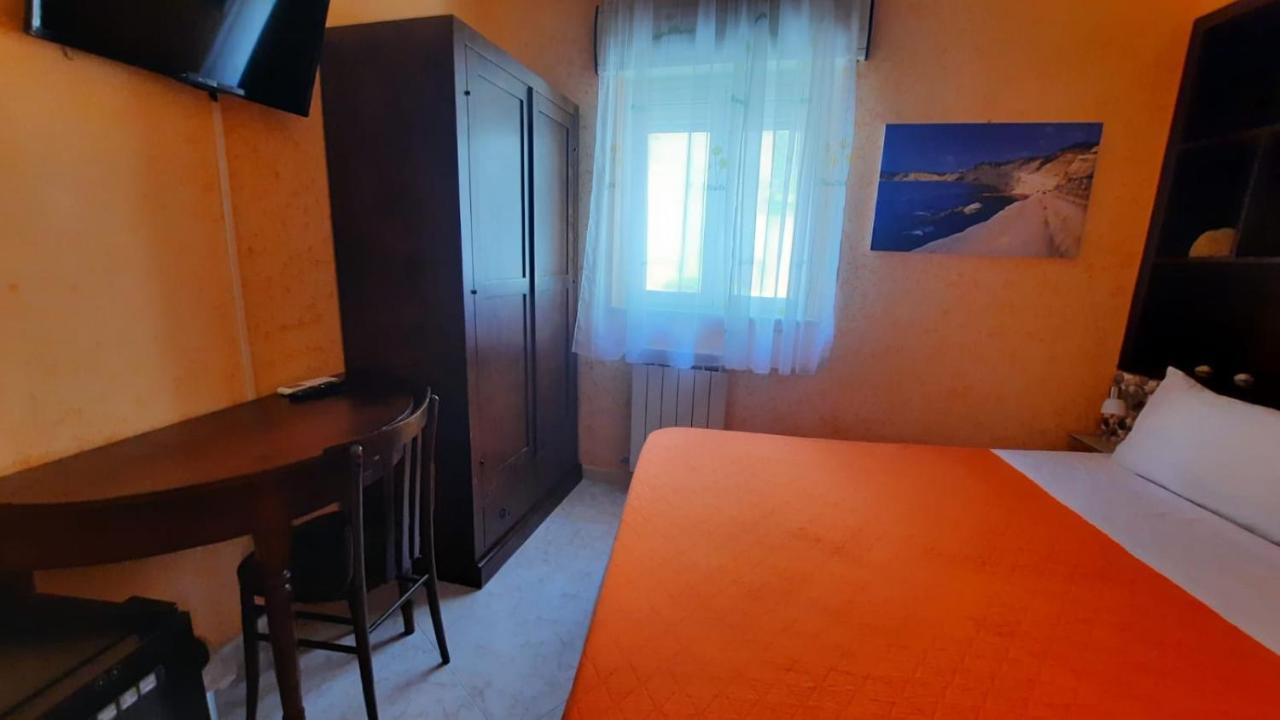 Le Terrazze Di Pirandello Bed & Breakfast อากริเจนโต ภายนอก รูปภาพ