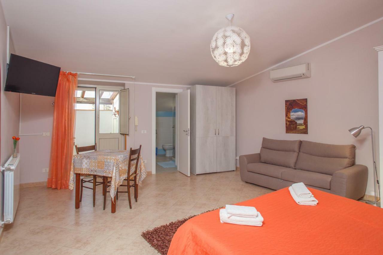 Le Terrazze Di Pirandello Bed & Breakfast อากริเจนโต ภายนอก รูปภาพ