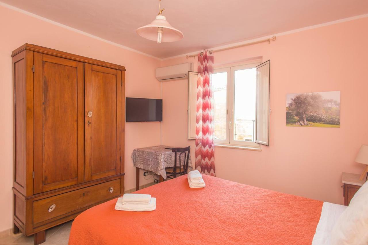 Le Terrazze Di Pirandello Bed & Breakfast อากริเจนโต ภายนอก รูปภาพ